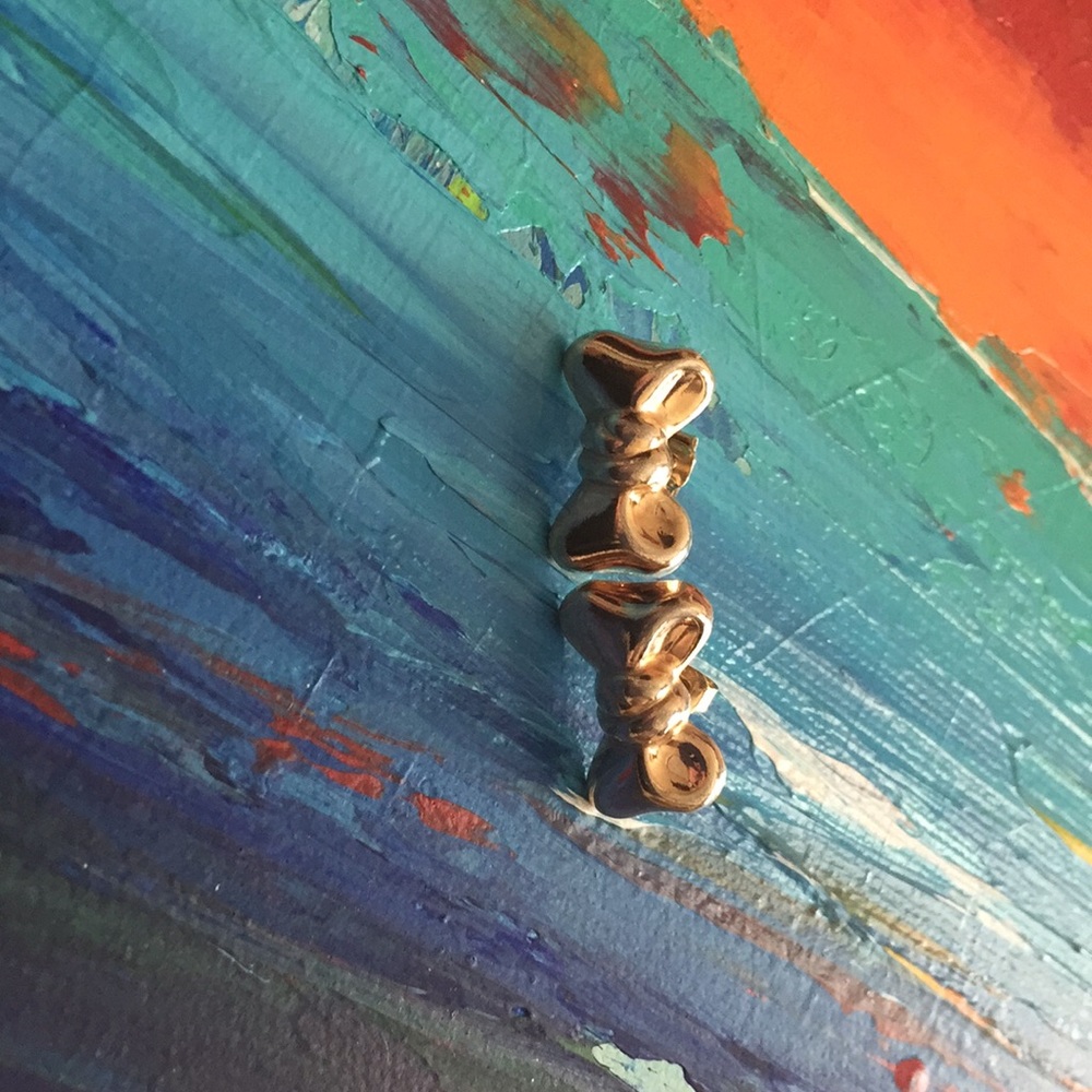 Bow formed earrings